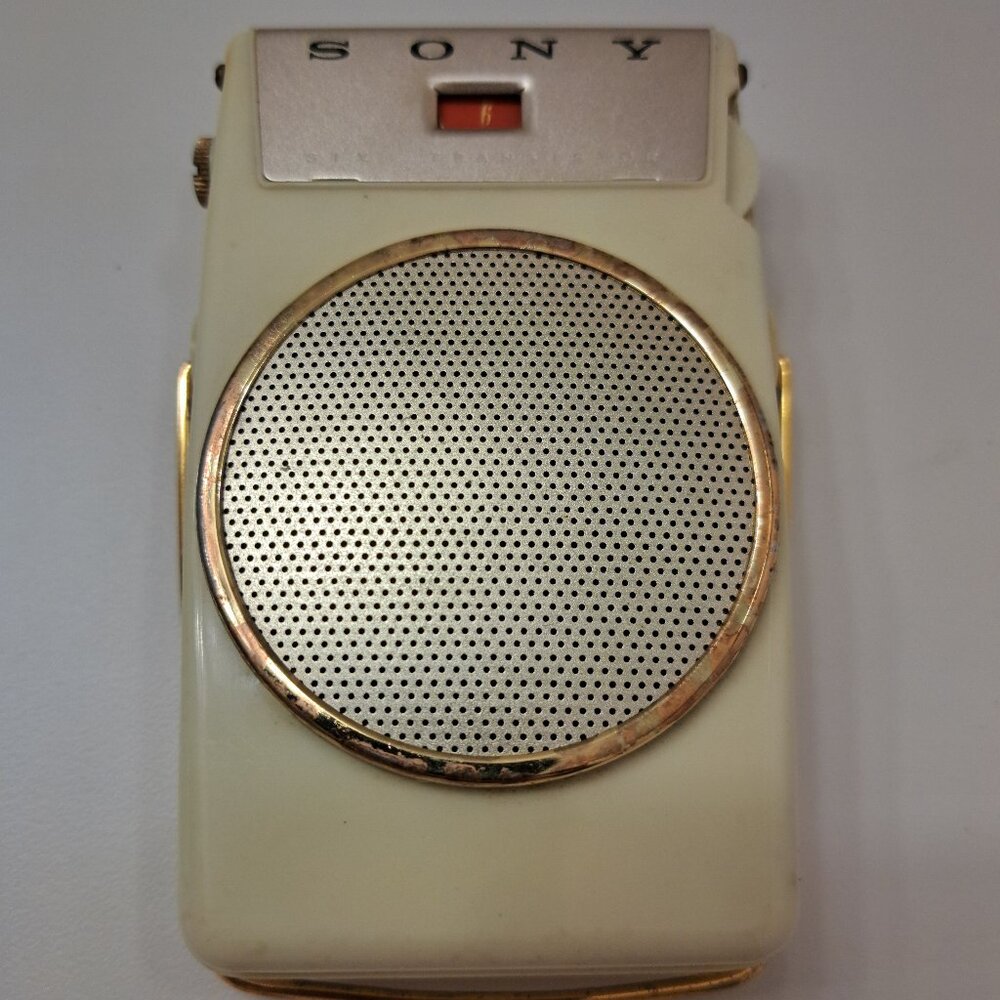 Vintage 1958 Sony TR-610 Six Transistor Radio